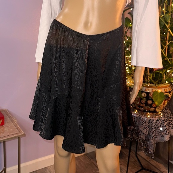 Black cheetah print skater skirt - Picture 12 of 17